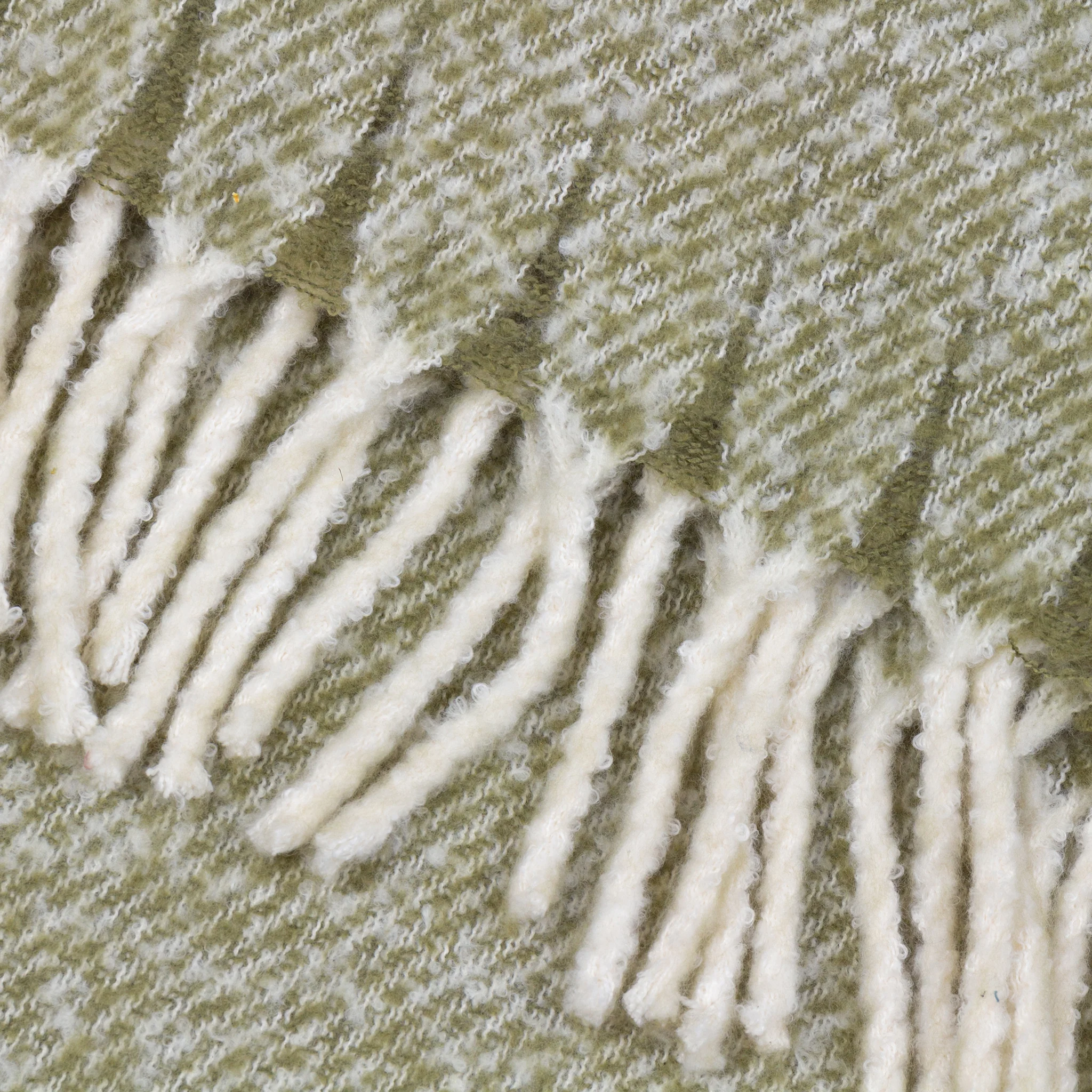 Altair Woven Tasselled Throw - Image 3