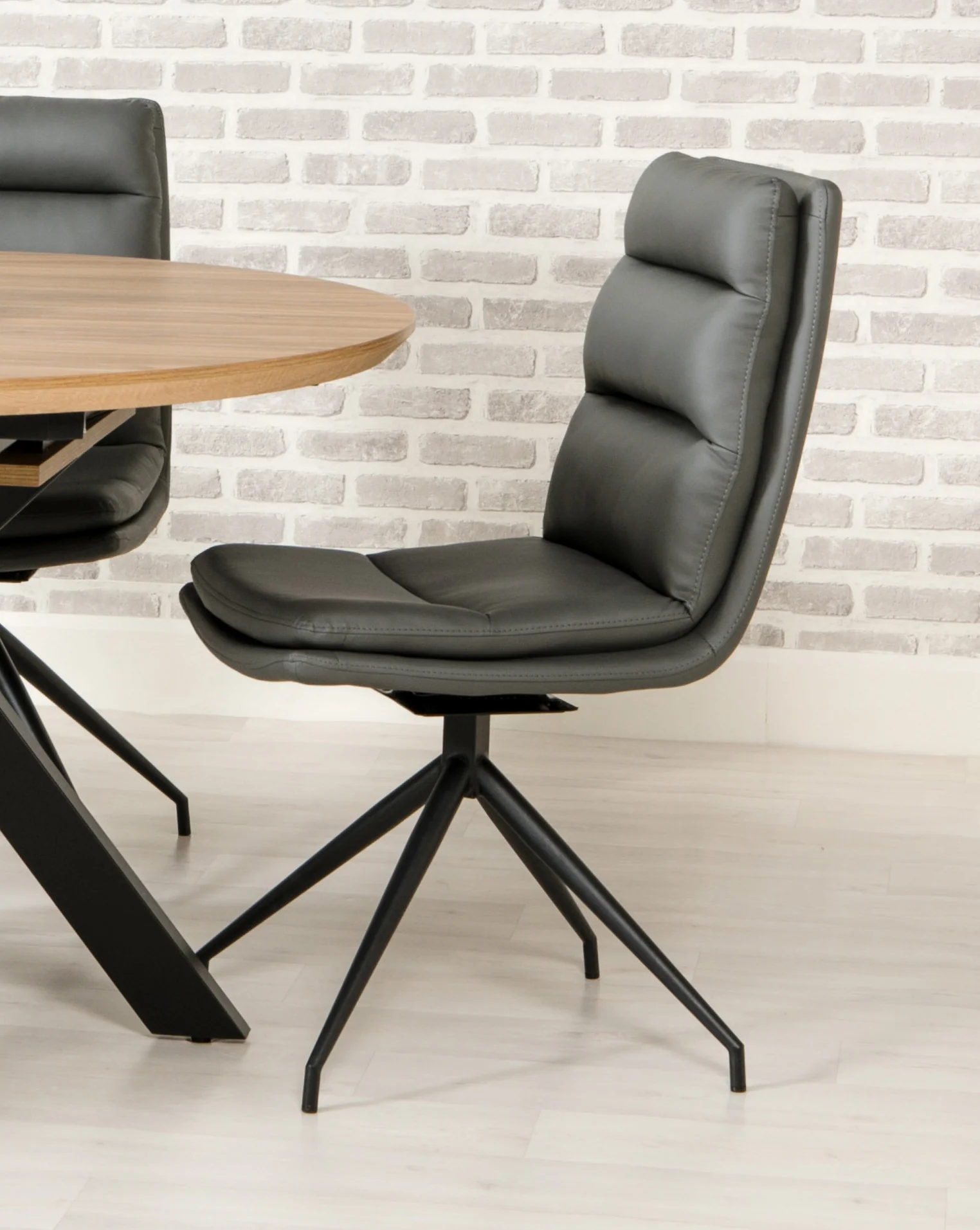 Bay Ridge Swivel Chair