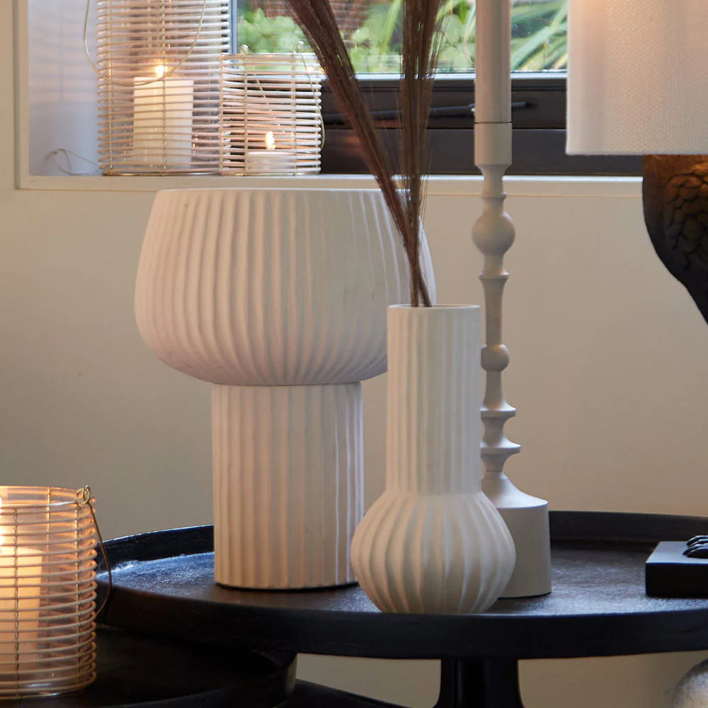 Cream Ribbed Vase - Image 3