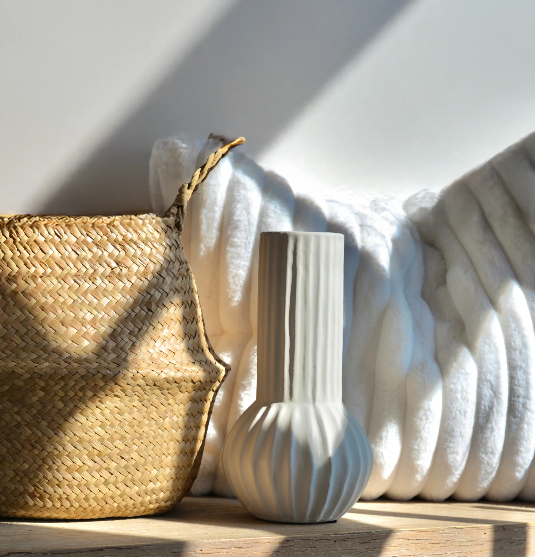 Cream Ribbed Vase - Image 4