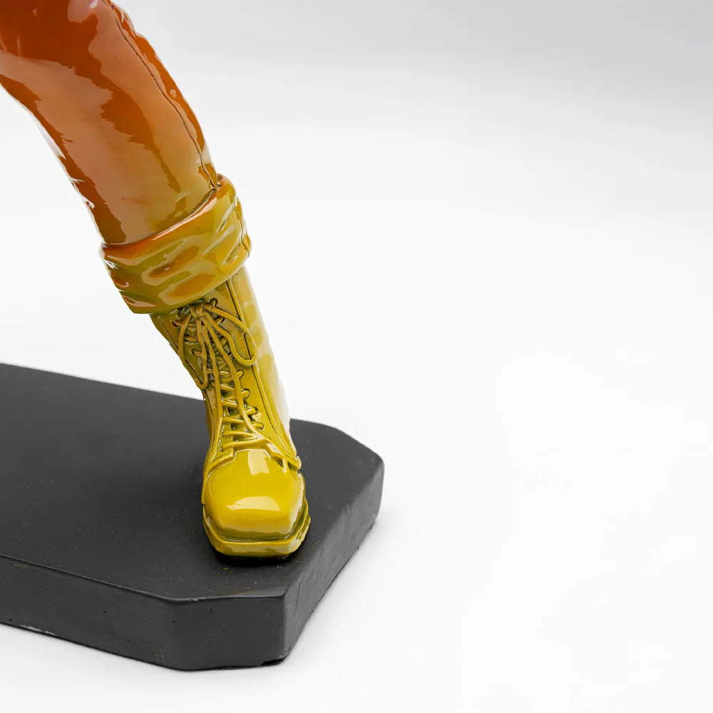 Deco Street Art Rainbow Figurine - Image 6