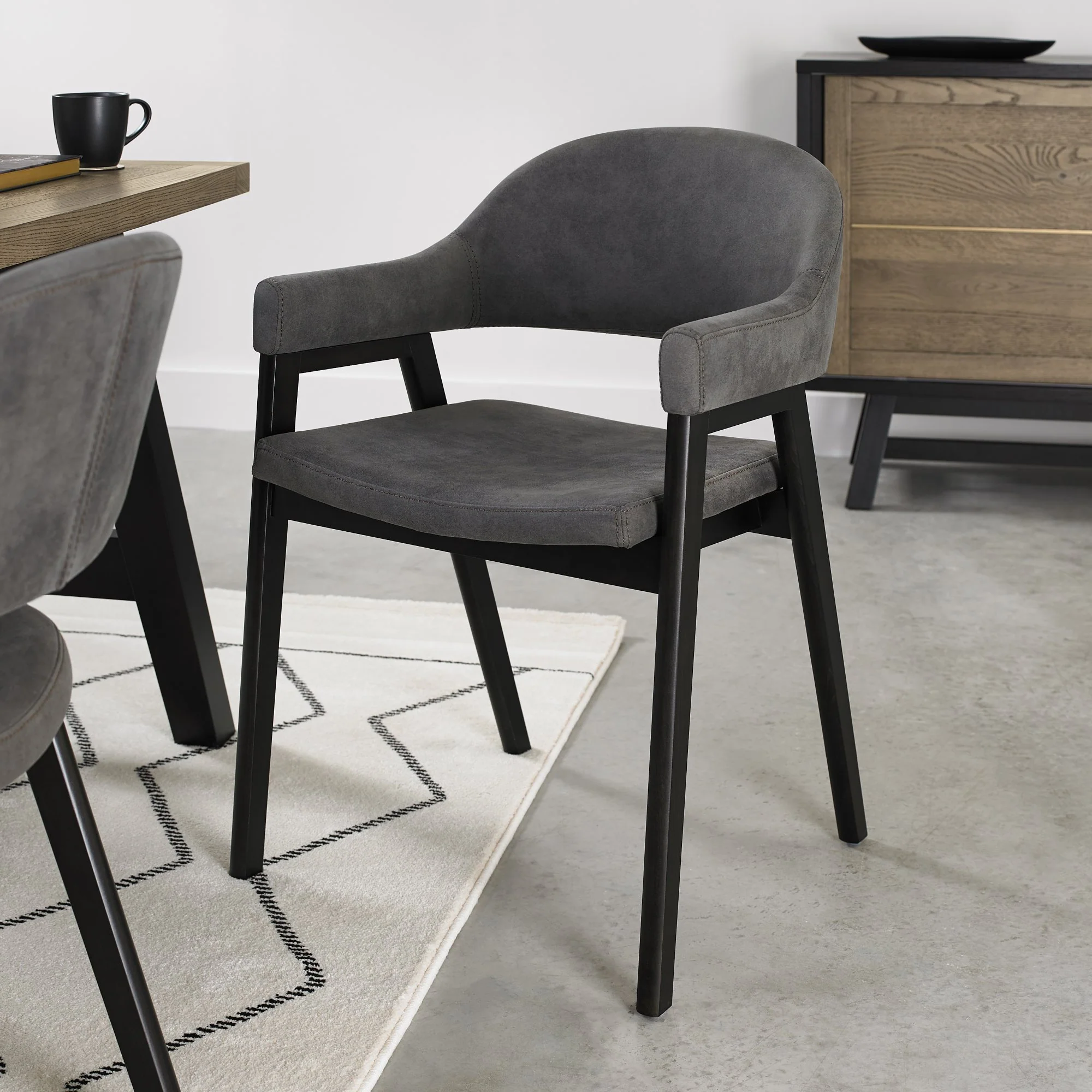 Highgate Peppercorn Armchair - Image 11