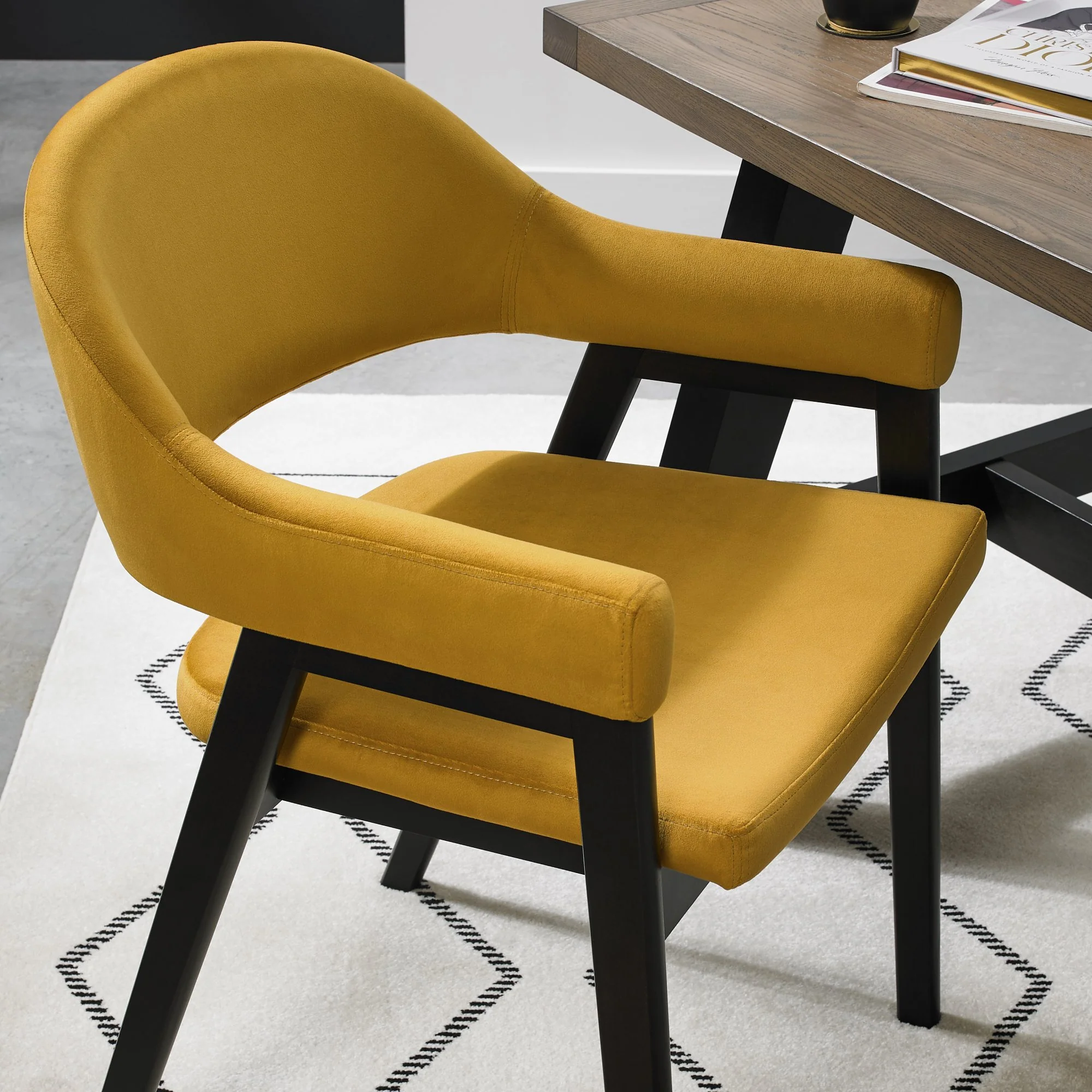 Highgate Peppercorn Armchair - Image 17