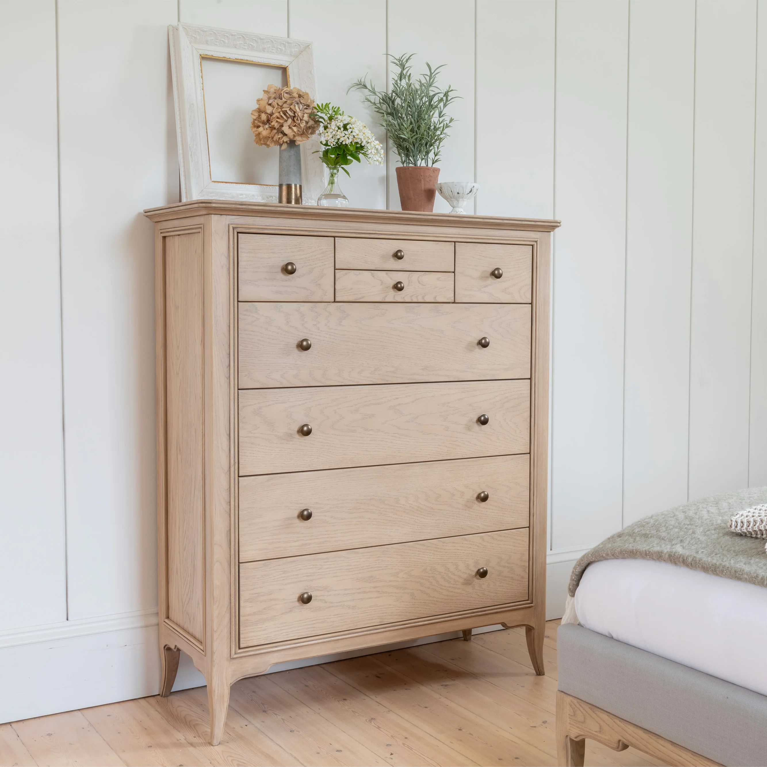 Toulon 8 Drawer Merchant Chest