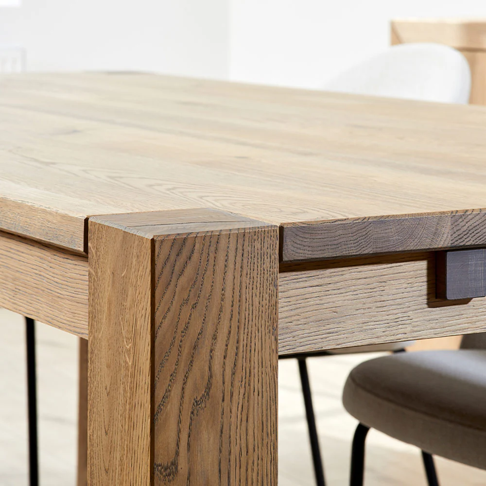 Varis Dining Table - Image 3