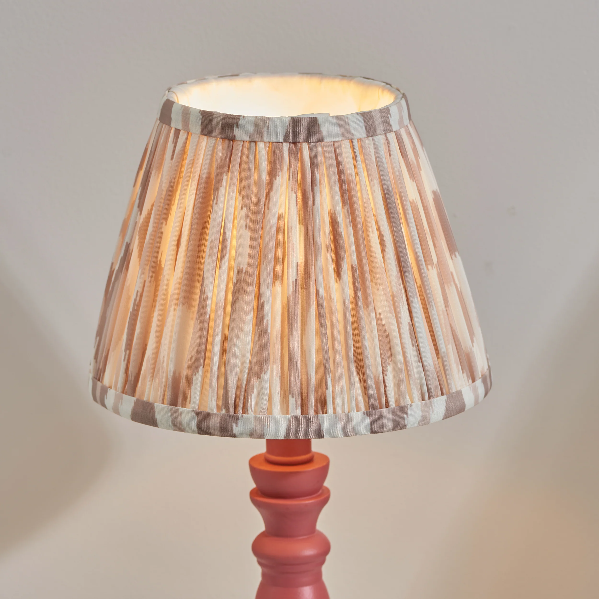 Ville Ikat Table Lamp - Image 2