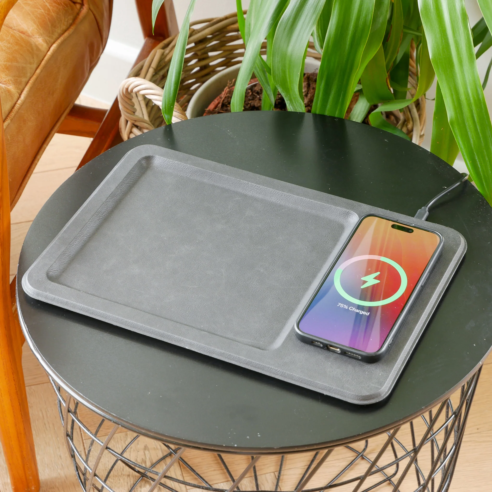 Wireless Charging Tray - Image 3